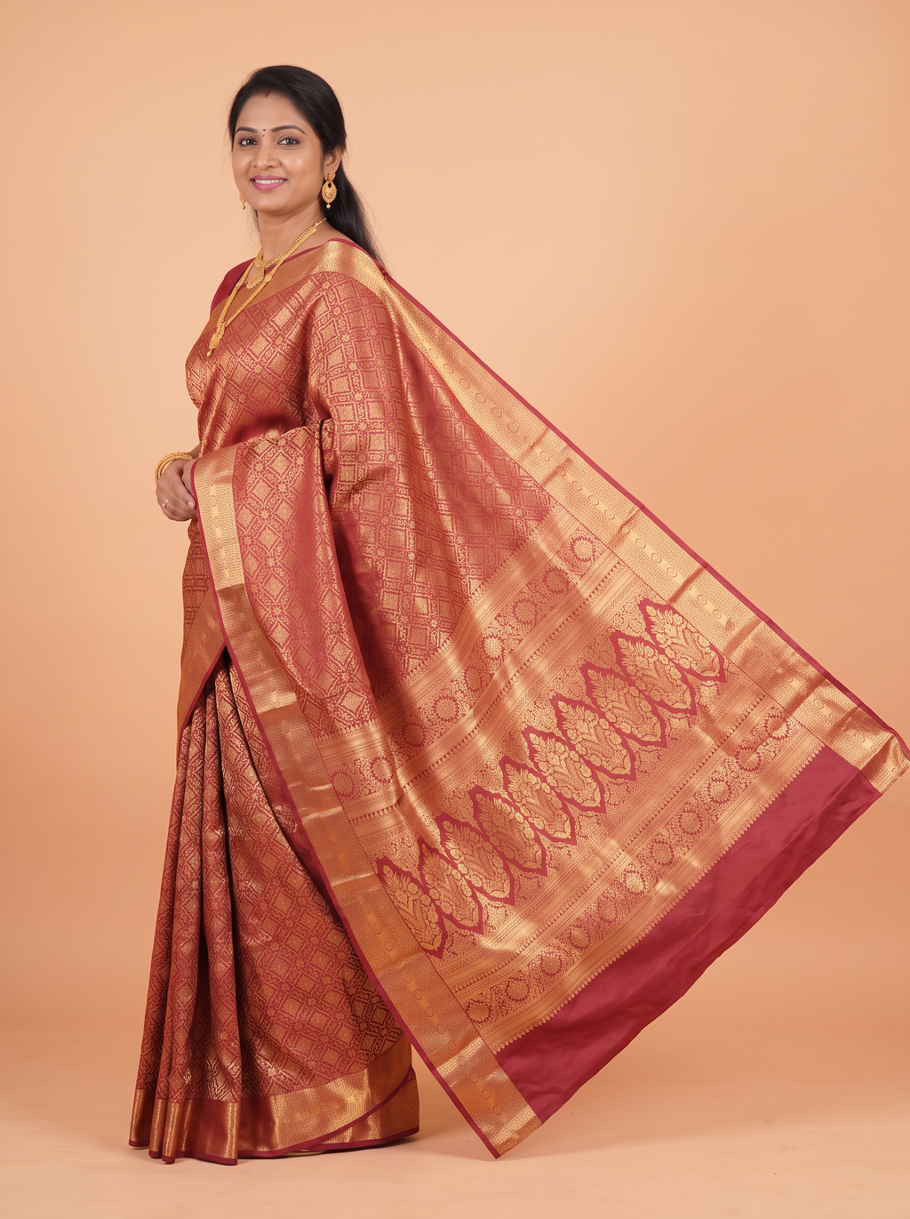 deep-wine-and-antique-gold-zari-woven-silk-saree